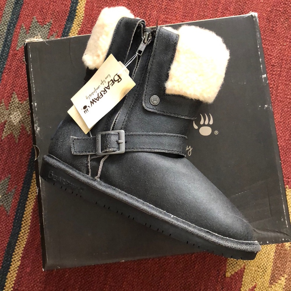 Bearpaw Boots NEVER WORN